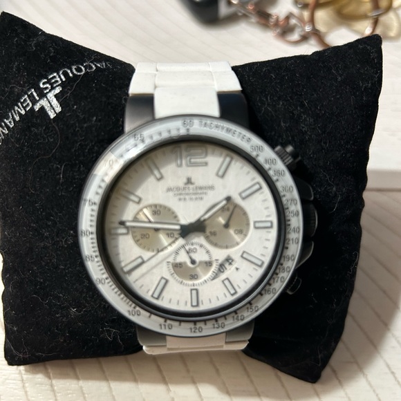 Sharp watch. White never worn. Needs a new battery. - Picture 2 of 2